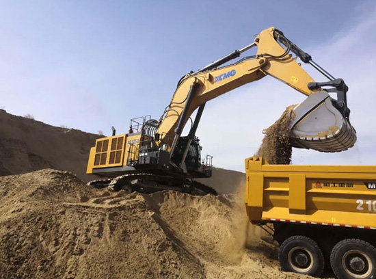 XCMG Golden Products Worth More than Ten Million Yuan Were Delivered to Pakistan to Participate in the Construction of the Local Three Gorges Project!